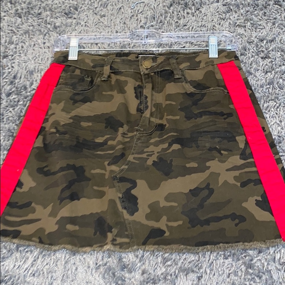 camo jean skirt with red stripe - Picture 1 of 2